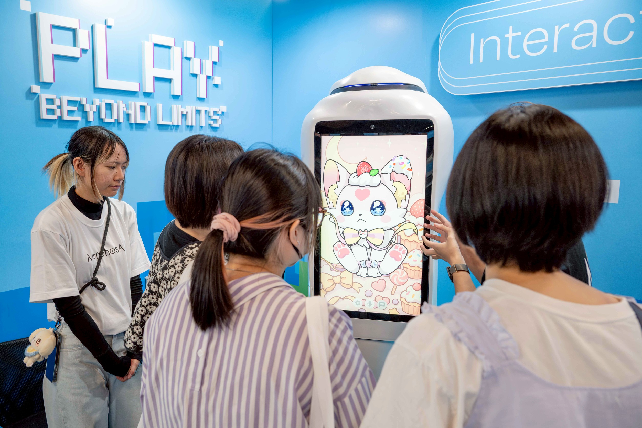 StartSphere Taipei - 創業者與 KEMEKO 互動